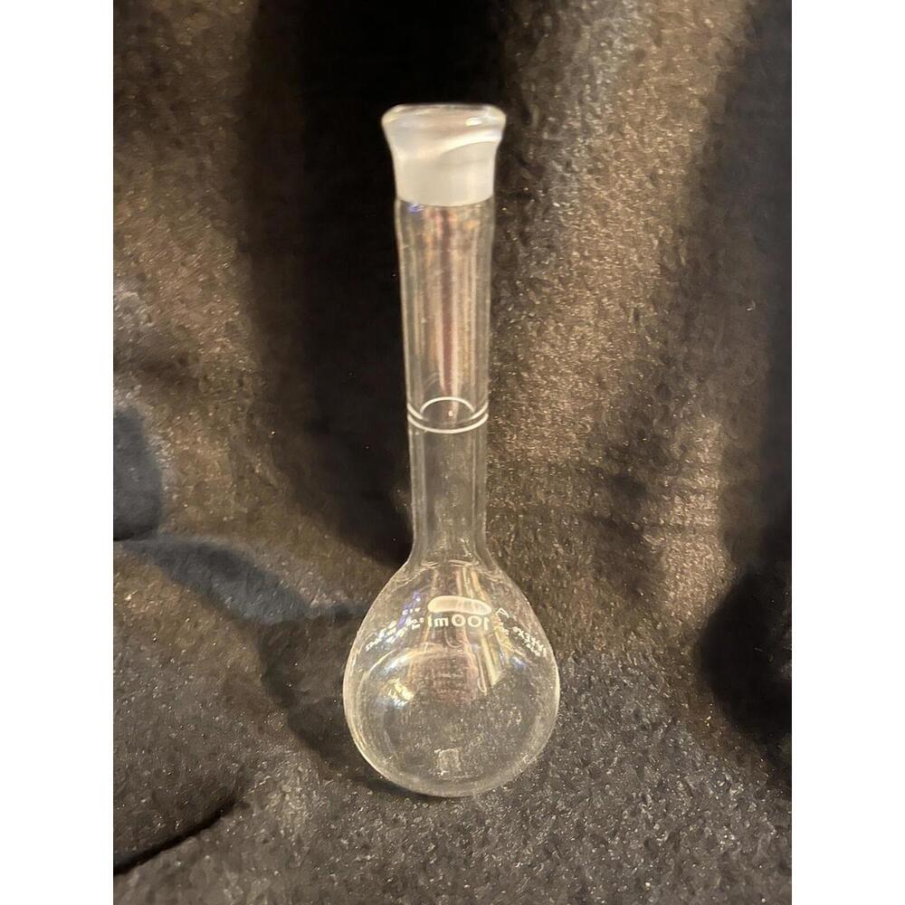 100mL Pyrex Volumetric Flask - Picture 2 of 2
